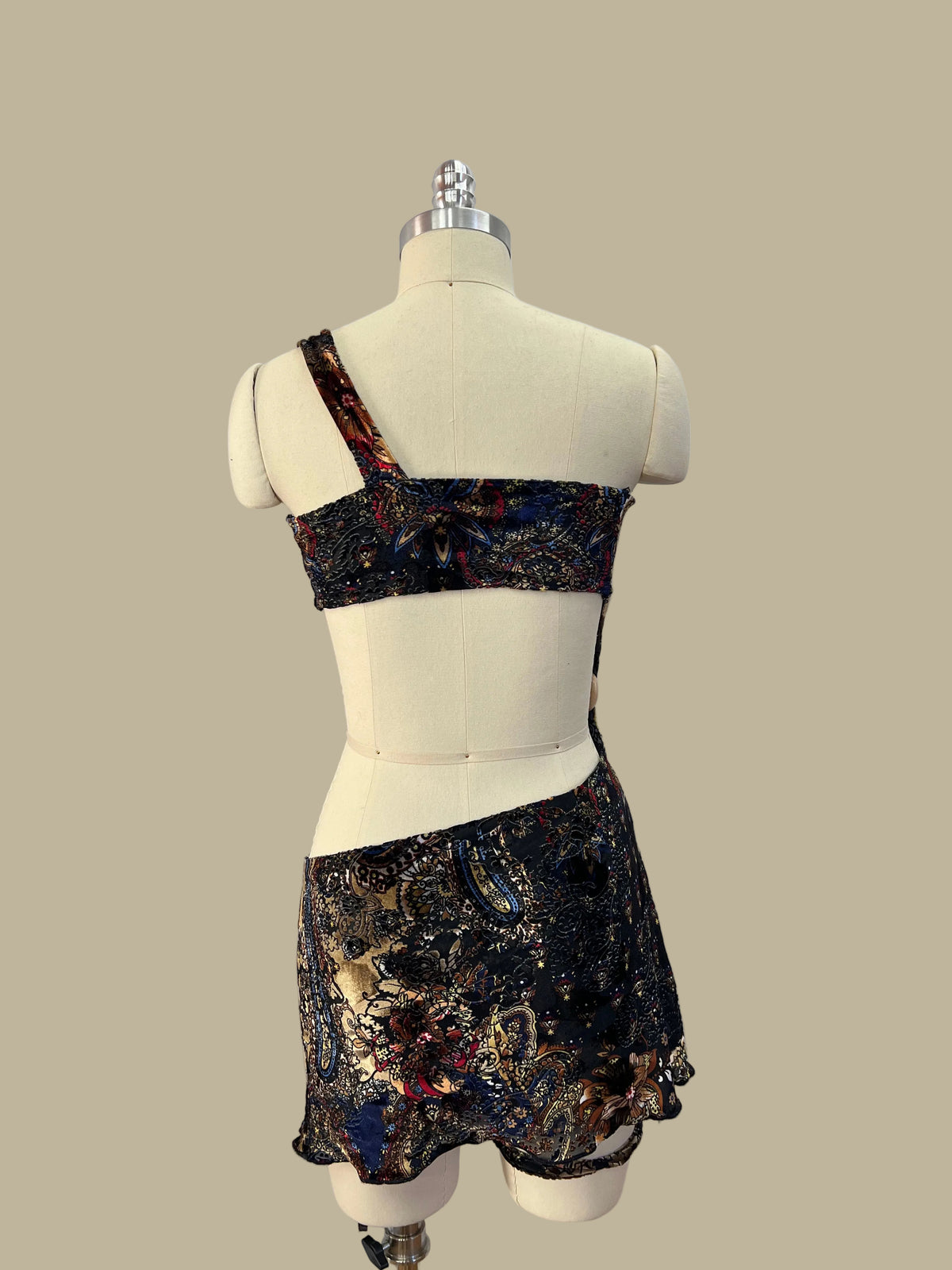 RENTAL: YUMIKO DRESS (SIZE 2-6)
