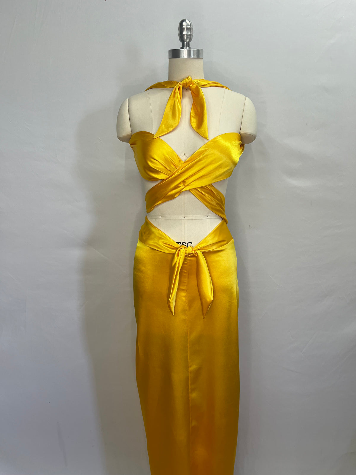 RENTAL: CHER (2/4) - COUTURE COLLECTION