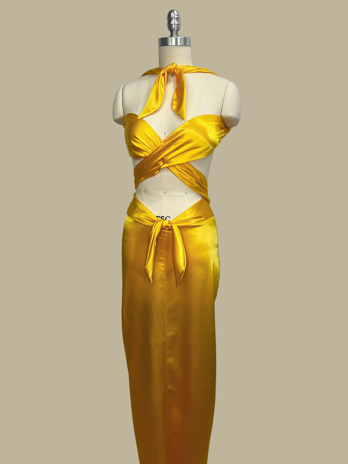 RENTAL: CHER (2/4) - COUTURE COLLECTION